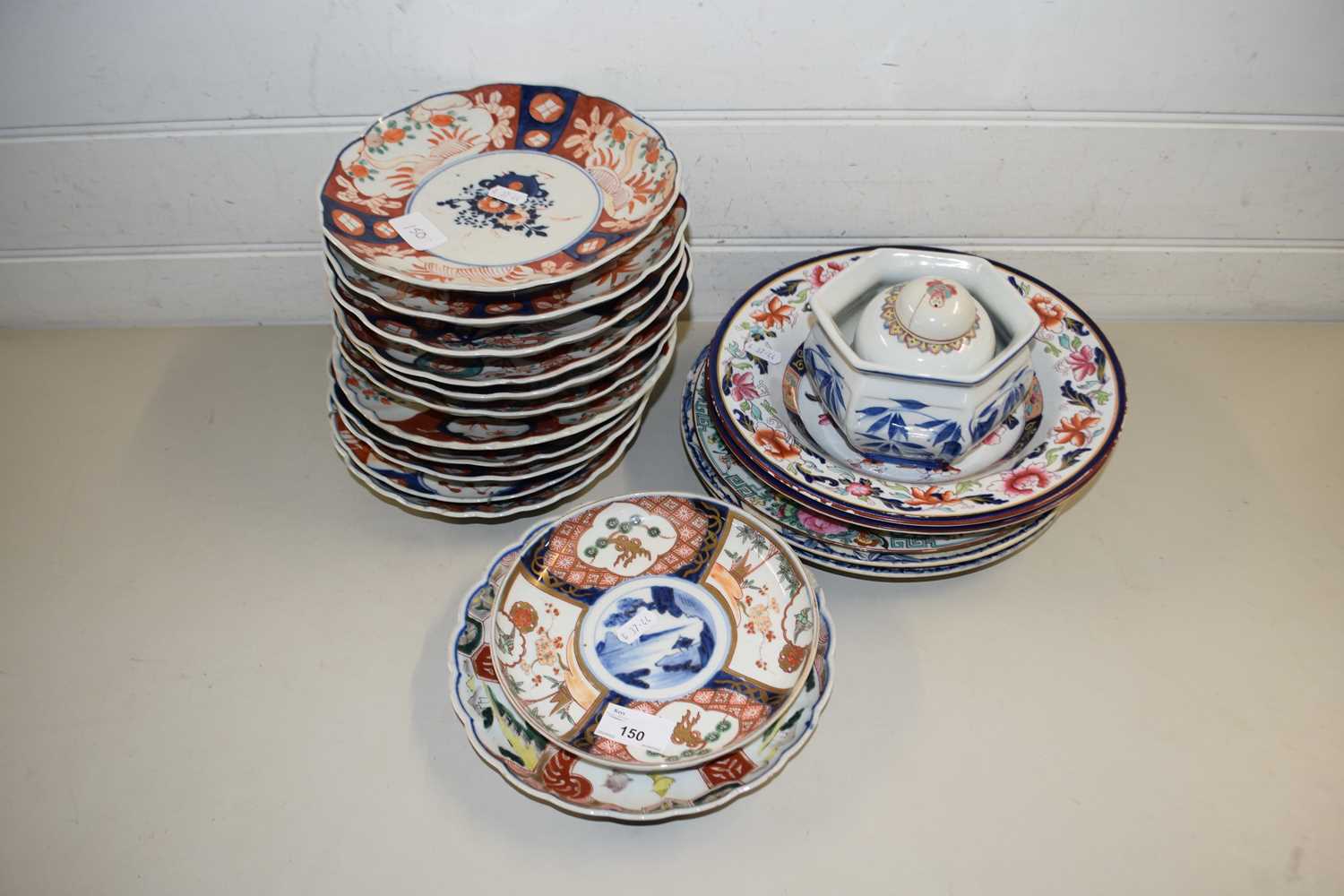 Lot 150 - COLLECTION OF VARIOUS JAPANESE IMARI DISHES...