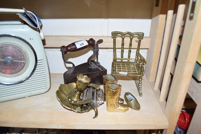 Lot 526 - MIXED LOT: VARIOUS BRASS ORNAMENTS AND A...