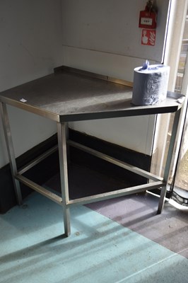 Lot 9 - Stainless steel work station, height 87 cm,...