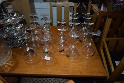 Lot 96 - 18 plastic Schweppes wine glasses