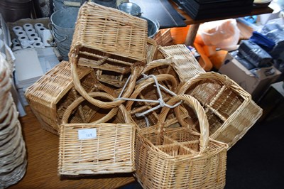 Lot 161 - 8 wicker condiment serving baskets