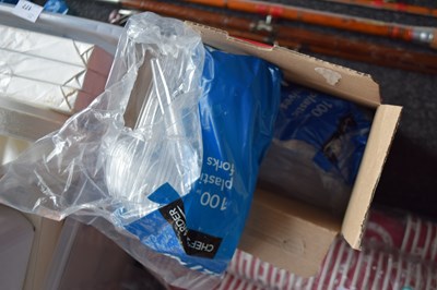 Lot 176 - Large quantity of plastic cutlery