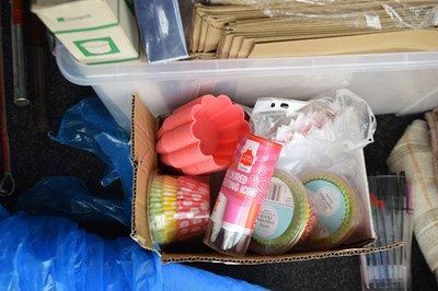 Lot 178 - Box containing mixed cup cake cases etc