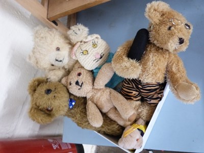 Lot 505 - A MIXED LOT OF VINTAGE TEDDY BEARS