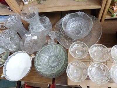 Lot 532 - MIXED LOT:  VARIOUS ASSORTED GLASS BOWLS,...