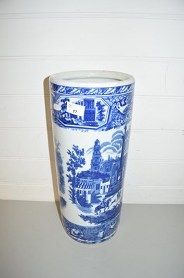 Lot 17 - 20TH CENTURY BLUE AND WHITE POTTERY STICK STAND