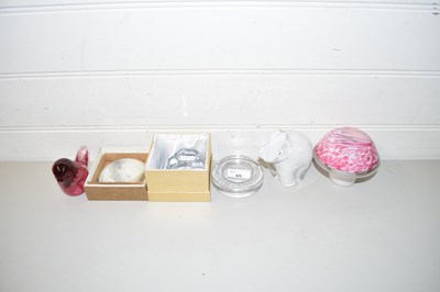 Lot 65 - COLLECTION OF VARIOUS PAPERWEIGHTS, GLASS...