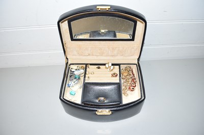 Lot 118 - CASE OF VARIOUS ASSORTED COSTUME JEWELLERY
