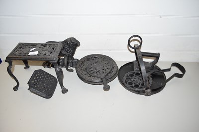 Lot 139 - COLLECTION OF VARIOUS IRON WARES TO INCLUDE...