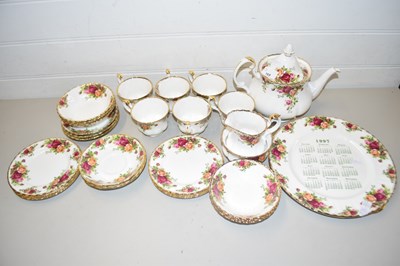 Lot 169 - COLLECTION OF ROYAL ALBERT OLD COUNTRY ROSES...