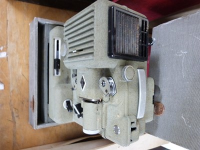 Lot 691 - VINTAGE EUMIG P8 IMPERIAL PROJECTOR