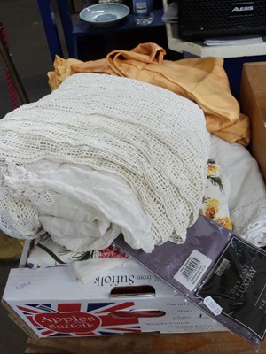 Lot 726 - BOX OF CURTAINS, TIE BACKS AND OTHER ITEMS