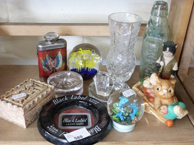 Lot 580 - MIXED LOT: ASSORTED ORNAMENTS, PAPERWEIGHTS...