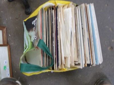 Lot 752 - BAG OF ASSORTED MIXED RECORDS