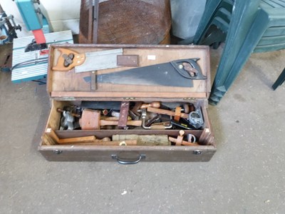 Lot 904 - WOODEN TOOL BOX AND VARIOUS CONTENTS