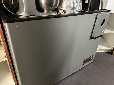 Lot 322 - Nortcold ice serving freezer