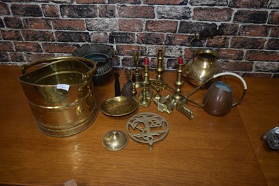 Lot 217 - Mixed Lot: Various brass and copper wares to...