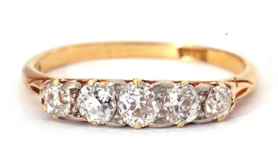 Lot 17 - Five stone diamond ring featuring five...