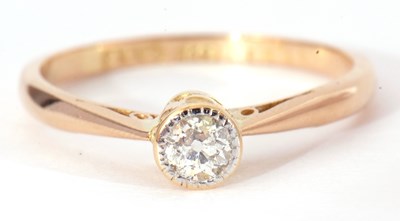 Lot 34 - Single stone diamond ring, a round brilliant...