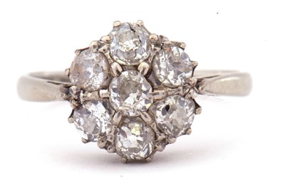 Lot 35 - Diamond cluster ring, a flower head design...