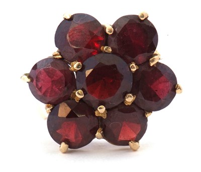 Lot 36 - 9ct gold large garnet cluster ring featuring...