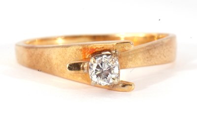 Lot 46 - 18ct gold designer single stone diamond ring...