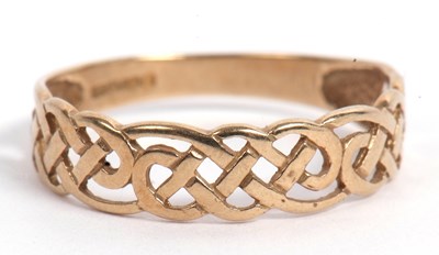 Lot 109 - 9ct gold pierced celtic design ring, size N-O