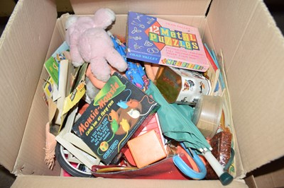Lot 600 - BOX CONTAINING VARIOUS TOYS, GAMES ETC