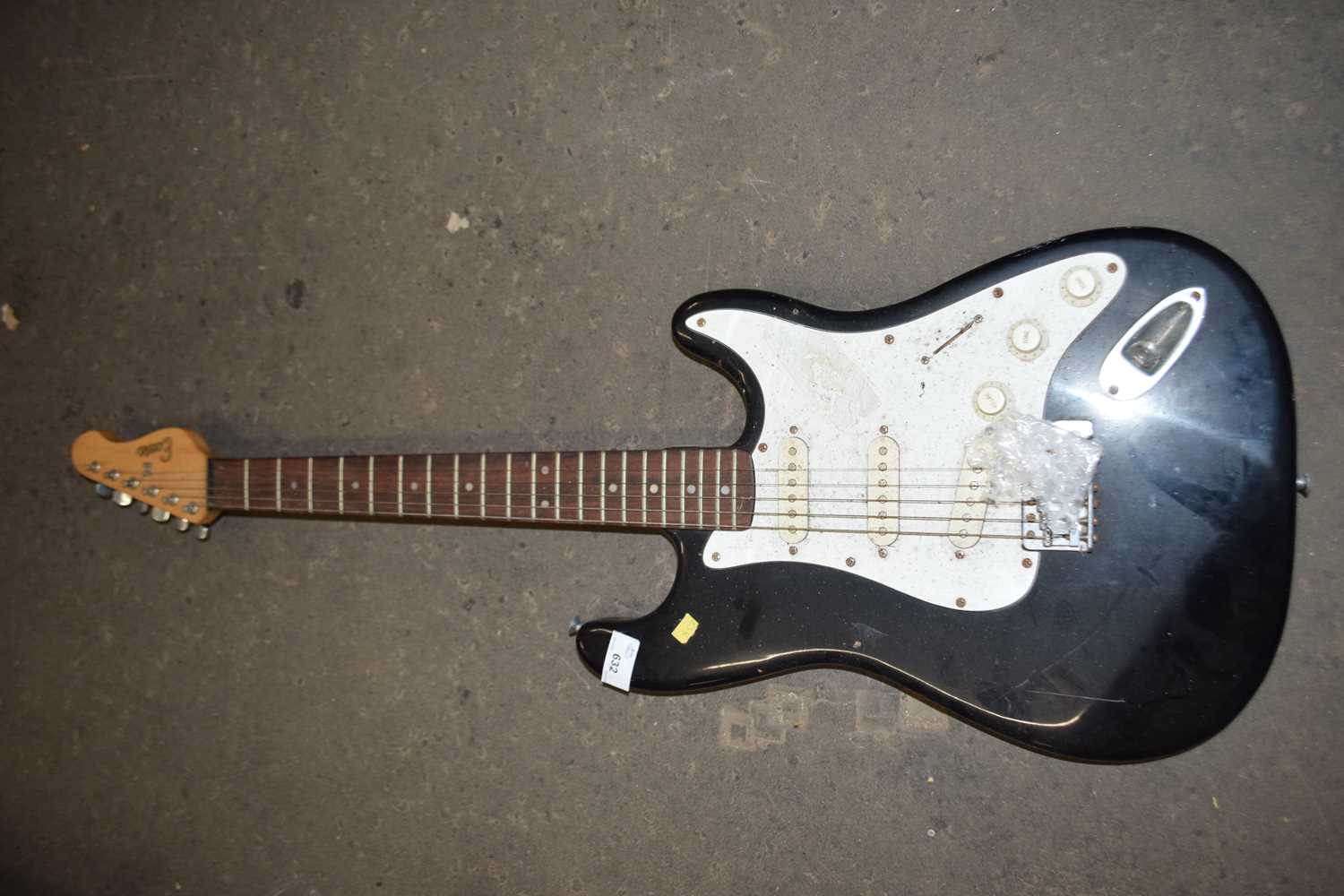 Lot 632 - ENCORE ELECTRIC GUITAR