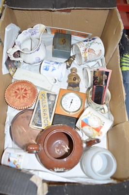 Lot 677 - BOX CONTAINING VARIOUS CERAMICS AND VINTAGE...