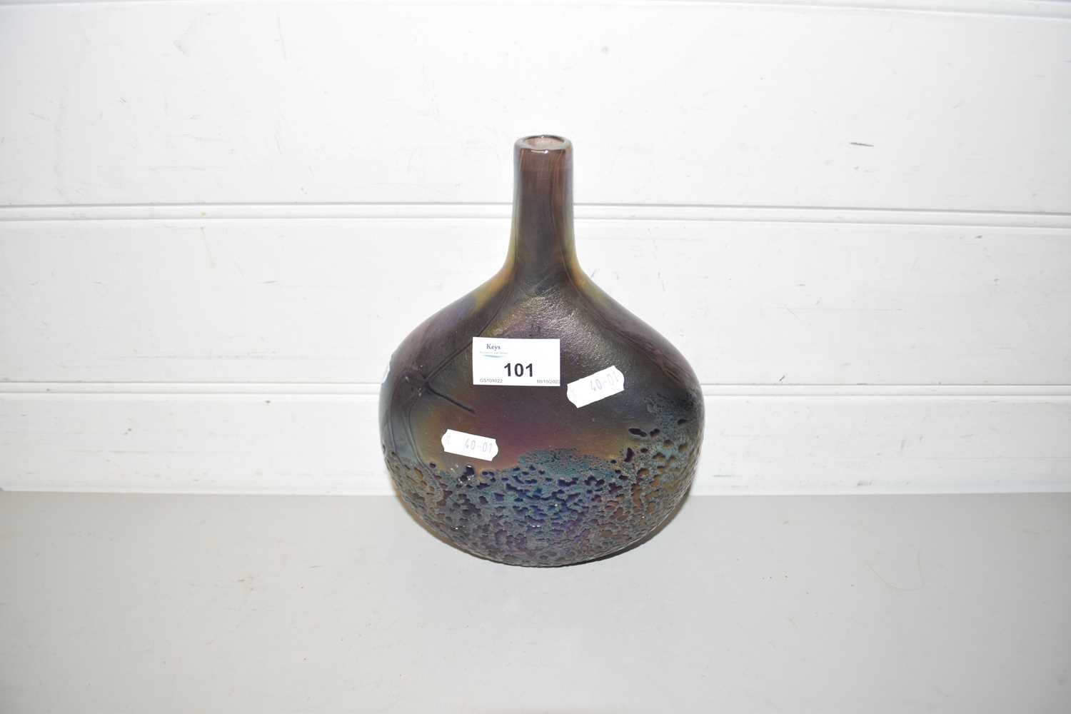 Lot 101 - PHOENICIAN MALTESE GLASS VASE