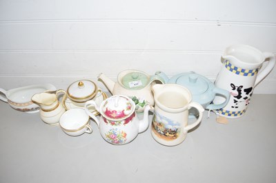 Lot 177 - GROUP OF CERAMIC ITEMS INCLUDING A MINTON JAR...