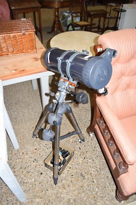 Lot 269 - ASTRONOMICAL TELESCOPE WITH TRIPOD