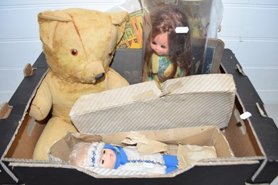 Lot 200 - BOX CONTAINING TEDDY BEAR AND A NUMBER OF DOLLS