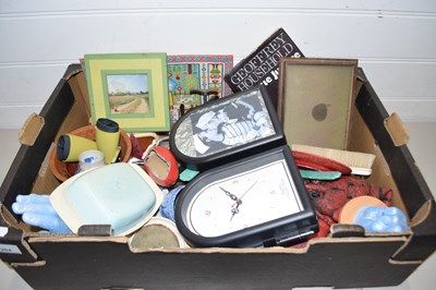 Lot 204 - BOX CONTAINING MIXED LOT OF ITEMS, CLOCK SOME...
