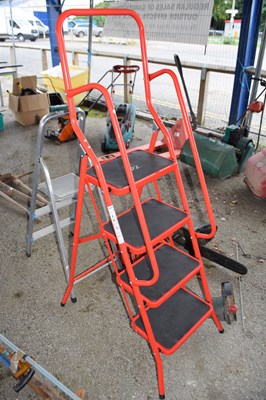 Lot 202 - Four rung safety ladder