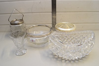 Lot 92 - COLLECTION OF VARIOUS CUT CLEAR GLASS WARES...