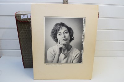 Lot 98 - CASE CONTAINING VINTAGE BLACK AND WHITE...