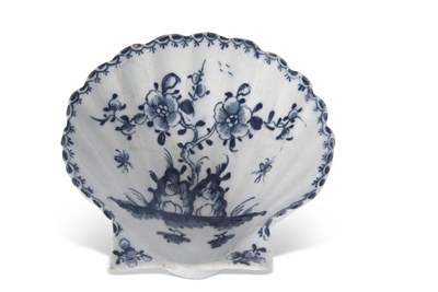 Lot 139 - Lowestoft porcelain pickle dish circa 1765 of...