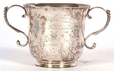 Lot 105 - Small Elizabeth 11 porringer of typical form...