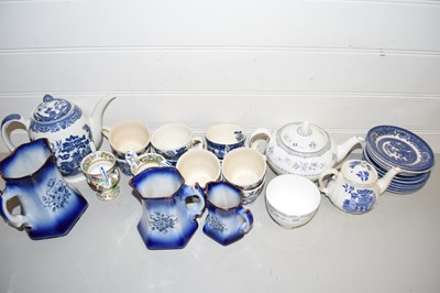 Lot 53 - Mixed Lot: Various Willow pattern tea wares,...
