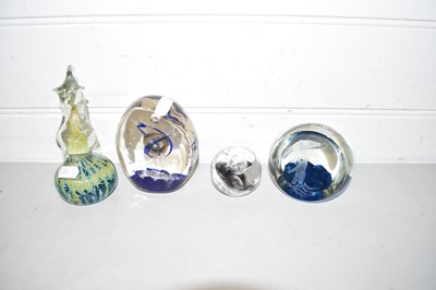 Lot 83 - Mixed Lot: Paperweights to include Selkirk and...