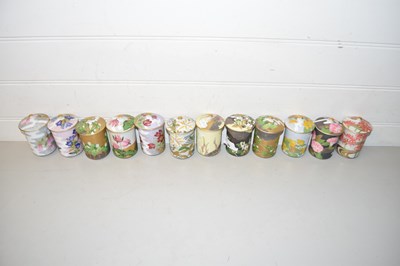 Lot 99 - Quantity of modern Japanese porcelain floral...