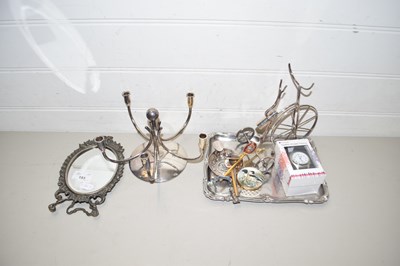Lot 153 - Mixed Lot: Various silver plated wares to...