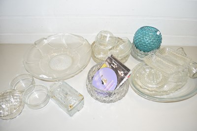 Lot 164 - Mixed Lot: Various assorted glass bowls,...