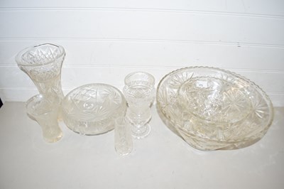 Lot 173 - Mixed Lot: Various glass vases, bowls etc
