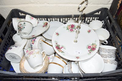 Lot 6 - Box of various floral decorated tea wares to...
