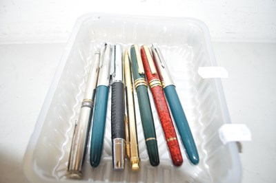 Lot 125 - Collection of assorted fountain and ball point...