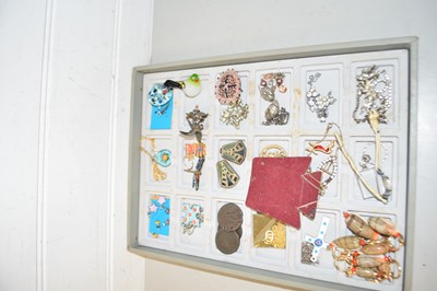 Lot 140 - Display tray of various assorted costume...