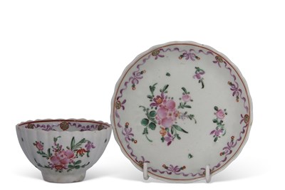 Lot 162 - Lowestoft porcelain tea bowl and saucer with...